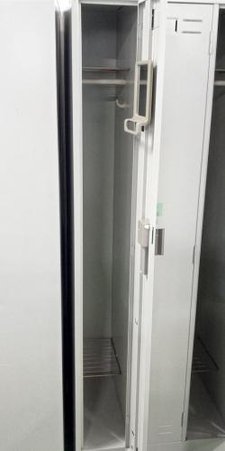 4人用ロッカー