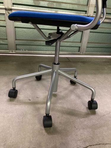 キャスター付ミーティングチェア