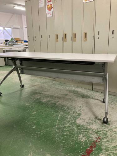 フォールディングテーブル(幕板付)